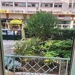 очаровательная Alberti ニース